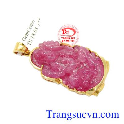 Phật Quan Âm người biểu tượng cho sự từ bi, thánh thiện, hướng phật, cứu khổ cứu nạn cho chúng sinh.