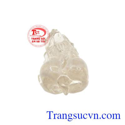 Theo phong thủy, thạch anh trắng thích hợp cho người mệnh kim và thủy