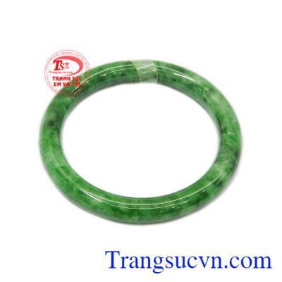 Ngọc cẩm thạch là một trong những loại ngọc quý, có nhiều giá trị về thẩm mỹ và phong thủy.