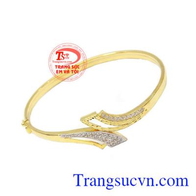 Vòng tay nữ đính đá độc đáo chất lượng cao. 