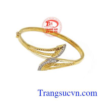 Vòng tay vàng sang trọng được nhiều bạn nữ yêu thích
