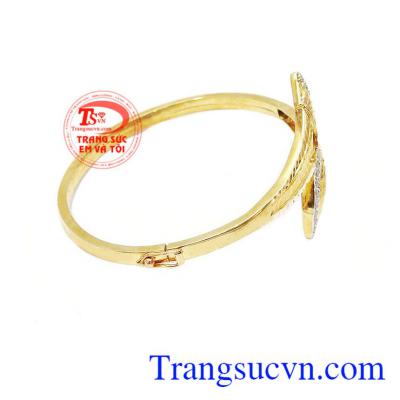 Vòng tay vàng sang trọng