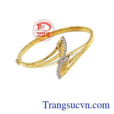 Vòng tay vàng sang trọng