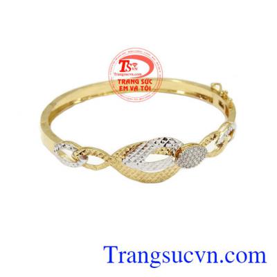 Vòng tay vàng tây đẹp là sản phẩm đẹp được nhiều người yêu thích