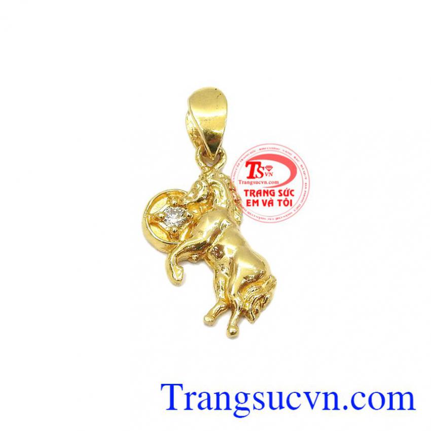 Mặt con giáp tuổi ngọ vàng