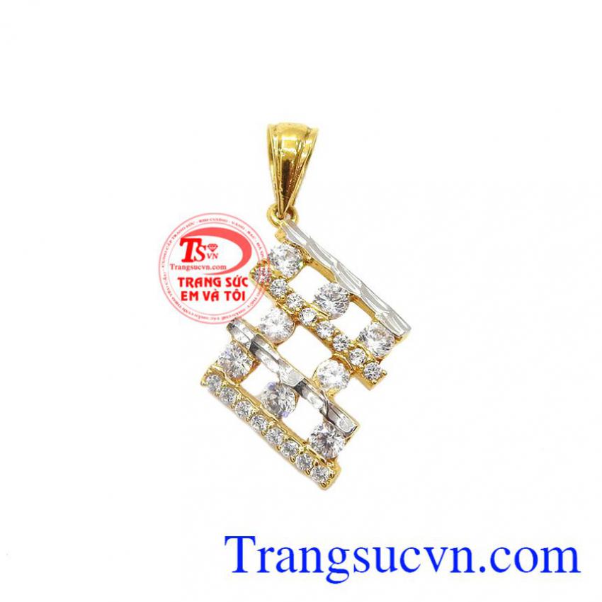 Mặt dây chuyền đá trắng