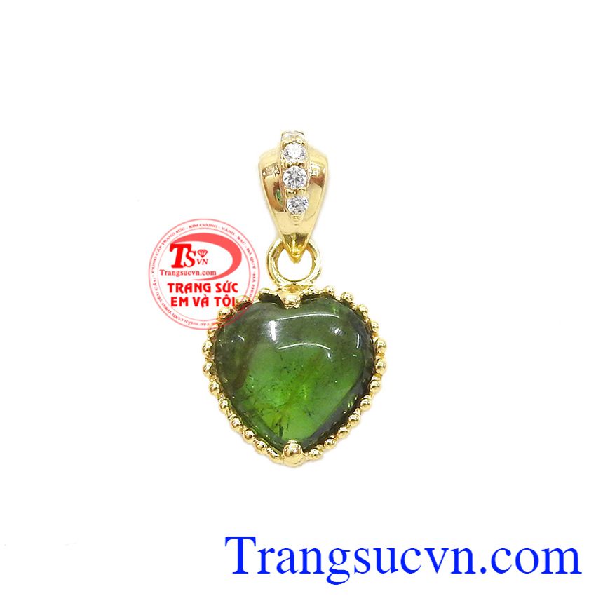 Mặt dây trái tim tourmalin thiên nhiên được kết hợp hài hòa giữa đá tourmalin cùng vàng tây 14k. 