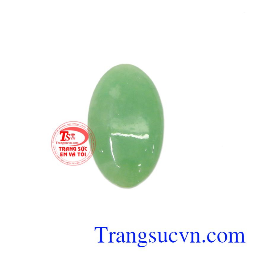 Mặt ngọc Jadeite chất lượng là sản phẩm được chế tác từ ngọc Jadeite thiên nhiên.