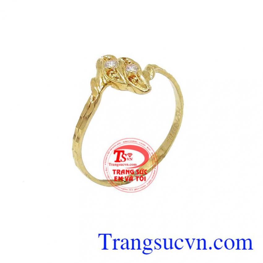 Nhẫn nữ vàng đeo tay
