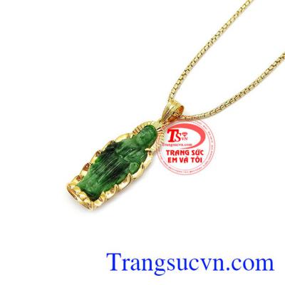 Ngọc cẩm thạch được mệnh danh là loại ngọc mang lại may mắn, vật hộ thân và tài lộc cho chủ nhân