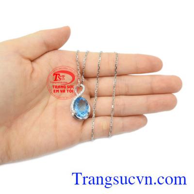Bộ dây chuyền Topaz sang trọng.