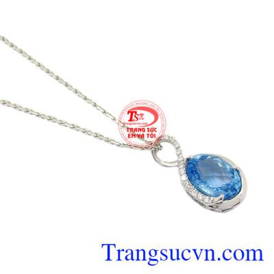 Bộ dây chuyền Topaz sang trọng có thể làm quà tặng cho người thương vào những dịp đặc biệt.