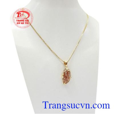 Thạch anh tóc tỏa năng lượng giúp con người có cảm giác sảng khoái, tinh thần minh mẫn, suy nghĩ tích cực hơn,Bộ dây thạch anh tóc đẹp