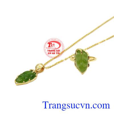 Bộ trang sức nữ Nephrite với ngọc Nephrite có tác dụng mang lại may mắn, giàu sang, thịnh vượng, sự nghiệp cho người đeo, là món quà tặng ý nghĩa cho người yêu thương,Bộ trang sức Nephrite