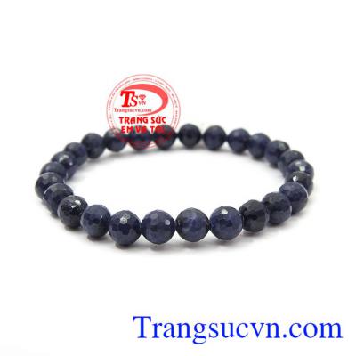 Chuỗi tay sapphire thiên nhiên 7 ly là biểu tượng của tình yêu, hôn nhân bền vững, sự giàu có và lòng chung thủy