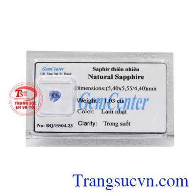 Đá Sapphire thiên nhiên ép vỉ là sản phẩm được chế tác tỉ mỉ, tinh xảo từ đá Sapphire đẹp.