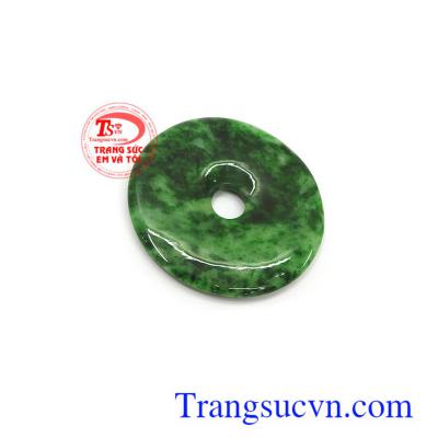 Đồng xu phỉ thúy tài lộc may mắn là biểu tượng cho của cải và tài lộc, mang lại may mắn trong cuộc sống, công danh và sự nghiệp