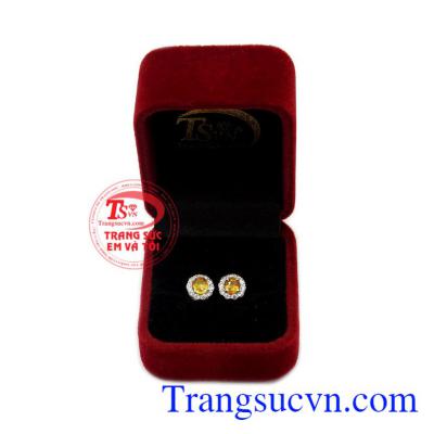 Hoa tai Sapphire chất lượng sẽ là món quà giá trị đầy thiết thực cho người phụ nữ đặc biệt của bạn.