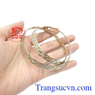 Sự kết hợp vàng trắng và vàng màu giúp sản phẩm thêm ấn tượng. Kiềng vàng Italia 10k sang trọng