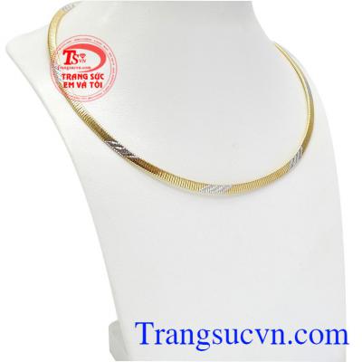 Kiềng vàng nữ đậm chất Việt, chiếc kiềng vàng nữ thiết kế đơn giản mà tôn lên vẻ đẹp dịu dàng, trong sáng thuần chất Việt.