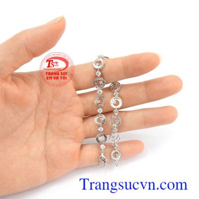 Lắc tay nữ 10k cá tính vàng trắng uy tín, chất lượng, giao hàng nhanh trên toàn quốc Lắc tay nữ 10k cá tính vàng trắng