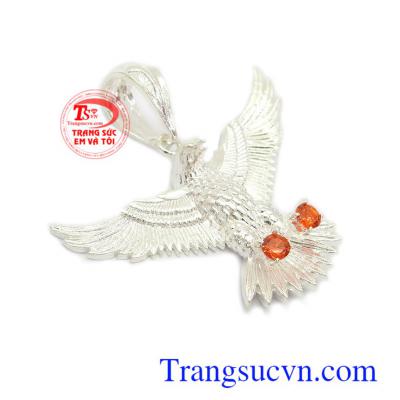 Mặt bạc nam đại bàng phong cách phù hợp nhiều loại dây chuyền khác nhau, mang lại phong cách sang trọng, mạnh mẽ và đẳng cấp