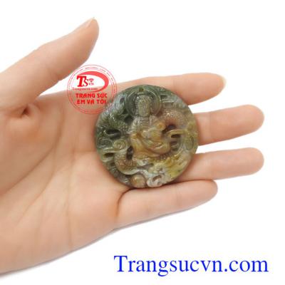 Mặt đá chạm rồng đẹp phù hợp nhiều loại dây chuyền khác nhau