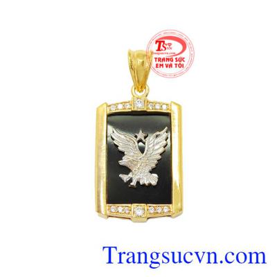 Mặt đại bàng sức mạnh là sản phẩm được thiết kế tinh tế, tỉ mỉ. Mặt đại bàng sức mạnh