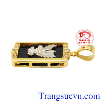 Trang sức Em và tôi nhận đặt thiết kế theo yêu cầu của mỗi người. Mặt đại bàng sức mạnh
