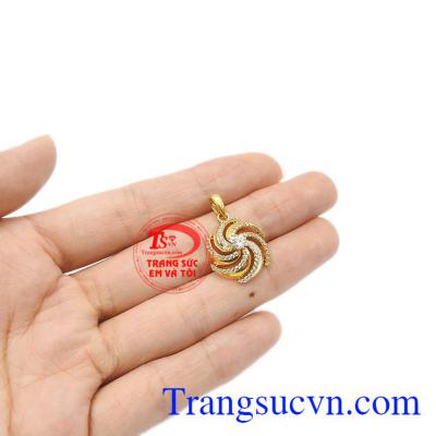 Sản phẩm thích hợp làm quà tặng cho người phụ nữ mà bạn yêu thương. Mặt dây chong chóng tình yêu
