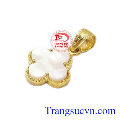 Mặt dây chuyền cỏ bốn lá vàng bảo hành chu đáo, thanh toán an toàn. 