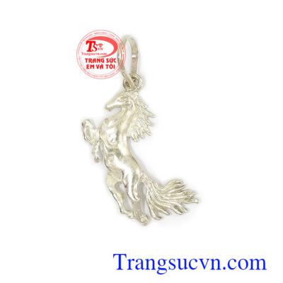 Mặt dây chuyền con ngựa + tuổi ngọ bạc 92.5 thích hợp là con mật mang lại may mắn sự hưng thịnh, phát tài phát lộc