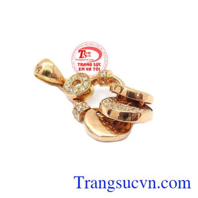 Mặt dây chuyền hồng 18k sang trọng kiểu dáng thời thượng, quyến rũ.