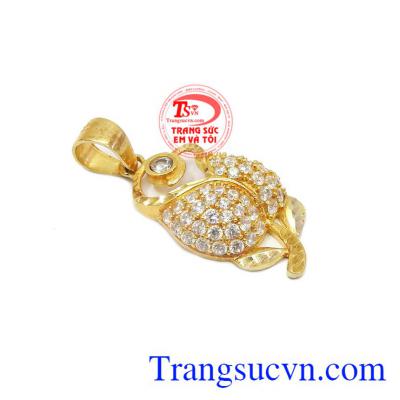 Mặt dây chuyền nữ phù hợp mọi lứa tuổi, hợp thời trang và sang trọng quý phái dễ kết hợp với trang phục. Mặt dây chuyền nữ vàng tây 10k đẹp