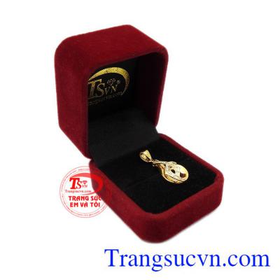 Trang sức là một trong những điểm nhấn giúp cho bạn nữ càng xinh đẹp hơn. Mặt dây chuyền vàng đáng yêu