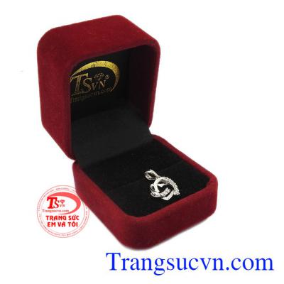 Quà tặng cho người phụ nữ của bạn. Mặt dây chuyền vàng trái tim 10k