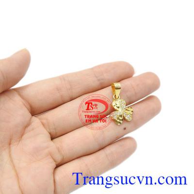 Mặt dây được bảo hành uy tín, giao hàng toàn quốc. Mặt dây cỏ ba lá vàng