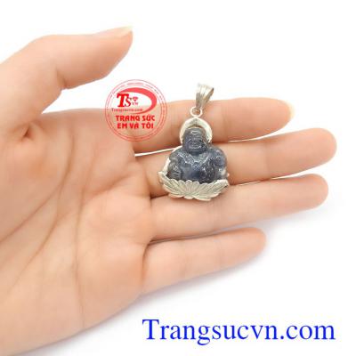Mặt dây Sapphire thiên nhiên có tác dụng mang lại may mắn, bình an và thịnh vượng cho người đeo