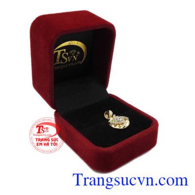 Là món quà ý nghĩa mà phái mạnh nên tặng cho người phụ nữ mình yêu thương trong những ngày quan trọng. Mặt dây hạnh phúc tròn đầy