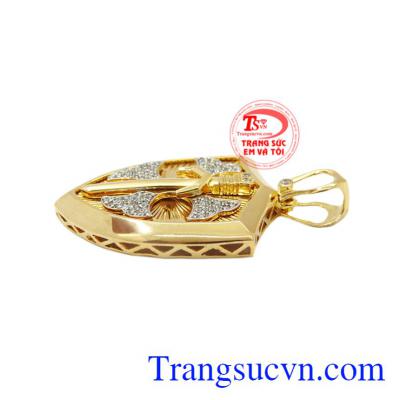 Trang sức Em và Tôi nhận đặt thiết kế theo yêu cầu của khách hàng. Mặt dây khiên vàng