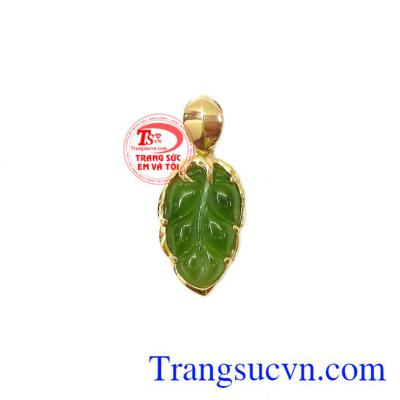 Mặt dây lá Nephrite