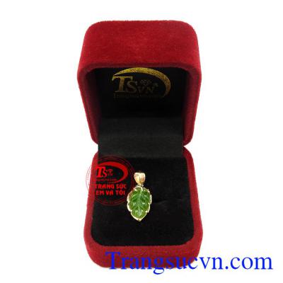 Mặt dây lá Nephrite