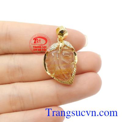 Sản phẩm thích hợp làm quà tặng cho người thân hoặc bạn bè,Mặt dây lá thạch anh tóc may mắn