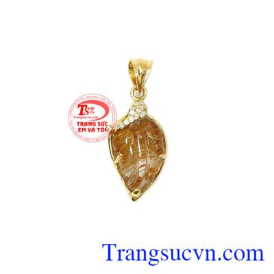 Mặt dây lá thạch anh tóc phồn vinh có màu sắc đẹp, chế tác tinh xảo,Mặt dây lá thạch anh tóc phồn vinh
