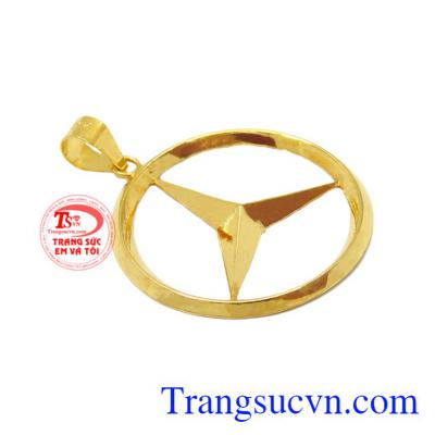 Mặt dây Mercedes vàng mang lại vẻ sang trọng cho người đeo. Mặt dây Mercedes vàng
