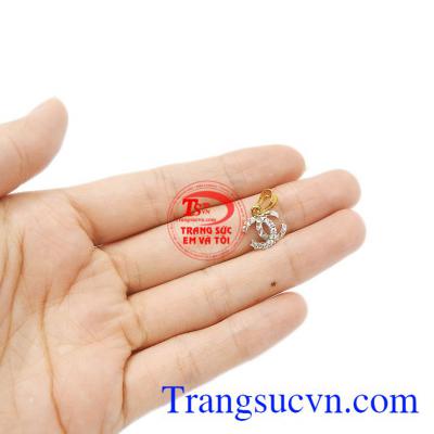 Sản phẩm bảo hành uy tín, giao hàng toàn quốc. Mặt dây dây nữ chanel sang trọng. 