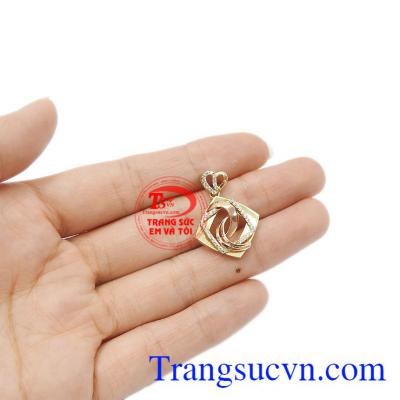 Sản phẩm được bảo hành uy tín, giao hàng toàn quốc. Mặt dây nữ vàng điệu đà 10k