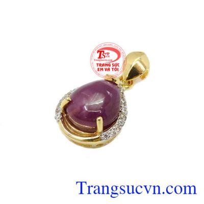 Với thiết kế độc đáo, trang nhã, dễ kết hợp với nhiều loại trang phục nên được khách hàng rất ưa chuộng,Mặt dây Ruby vàng 10k
