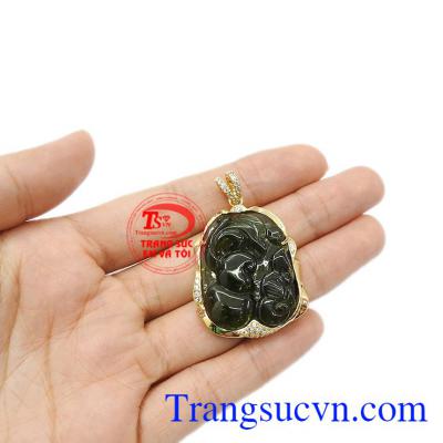 Ngoài việc có tác dụng trong phong thủy, sản phẩm còn giúp cải thiện giấc ngủ, tăng cường sức khỏe và sinh lực. Mặt dây tourmalin thiên nhiên đẹp