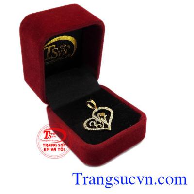 Sản phẩm là món quà ý nghĩa, là minh chứng cho tình yêu của lứa đôi. Mặt dây trái tim chữ lồng